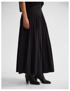Oxford Lauren Pleated Skirt in Black