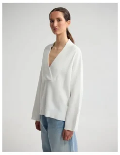 Oxford Pia Cotton V-Neck Knit in Ivory