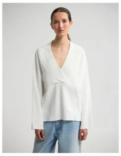 Oxford Pia Cotton V-Neck Knit in Ivory