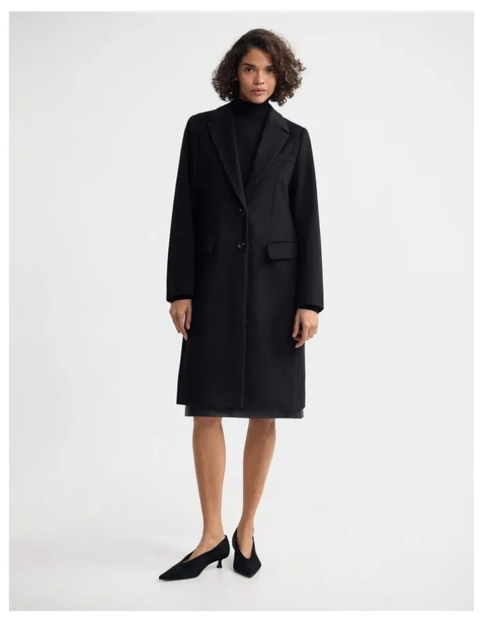 Oxford Ruby Wool Rich Tailored Overcoat in Black