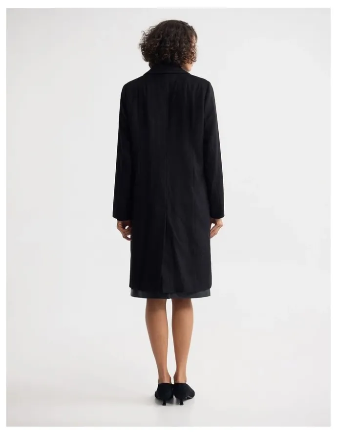 Oxford Ruby Wool Rich Tailored Overcoat in Black