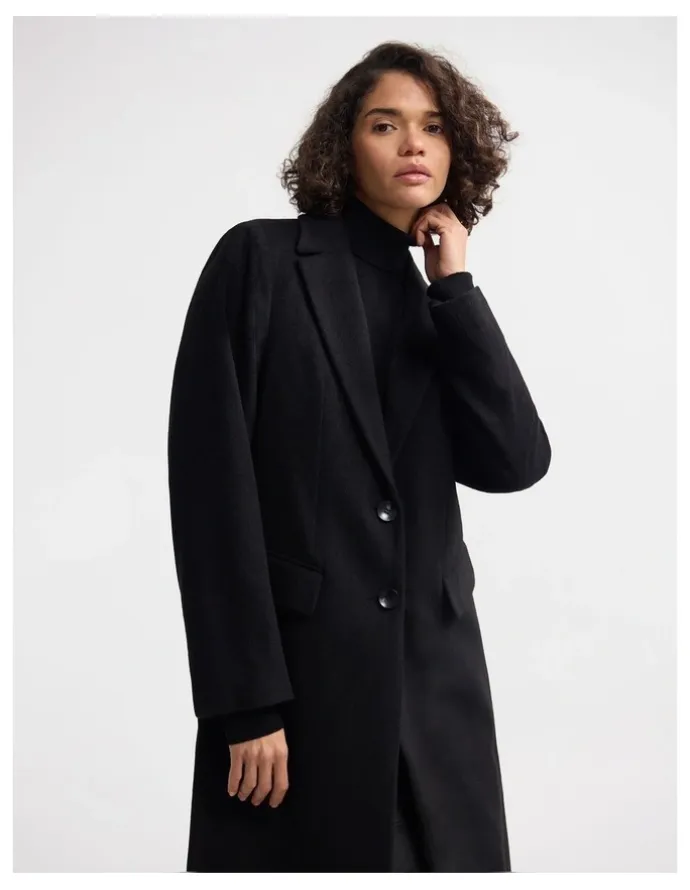 Oxford Ruby Wool Rich Tailored Overcoat in Black