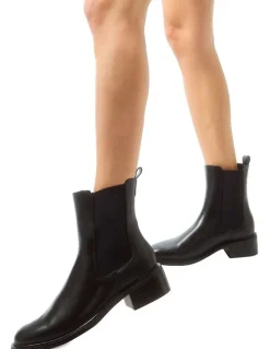 Ravella Bedford Boots in Black Smooth