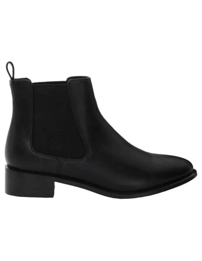 Ravella Denzel Boots in Black