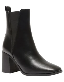 Ravella Major Boots In Black Smooth