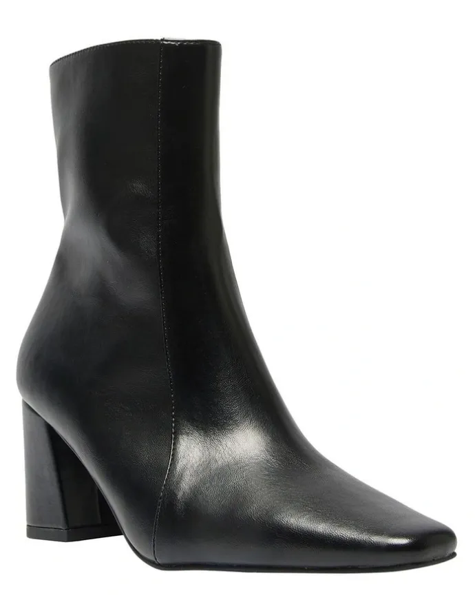 Ravella Nitro Boots in Black