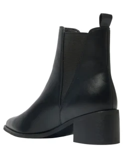 Ravella Noble Boots in Black