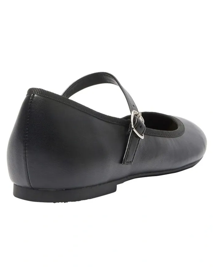 Ravella Sweet Flat Shoes in Black