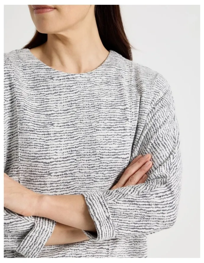 Regatta 3/4 Magyar Sleeve Tee With Front Seams in Ivory/ Navy Texture