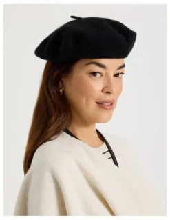 Regatta Beret Winter Hat in Black
