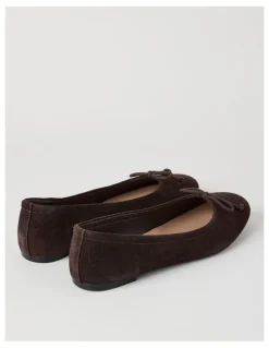 Regatta Cindy Flat Shoes in Chocolate Suede