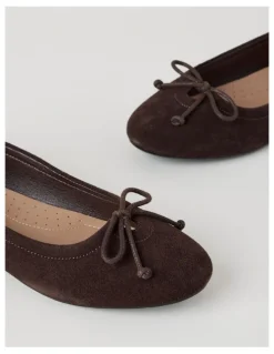 Regatta Cindy Flat Shoes in Chocolate Suede