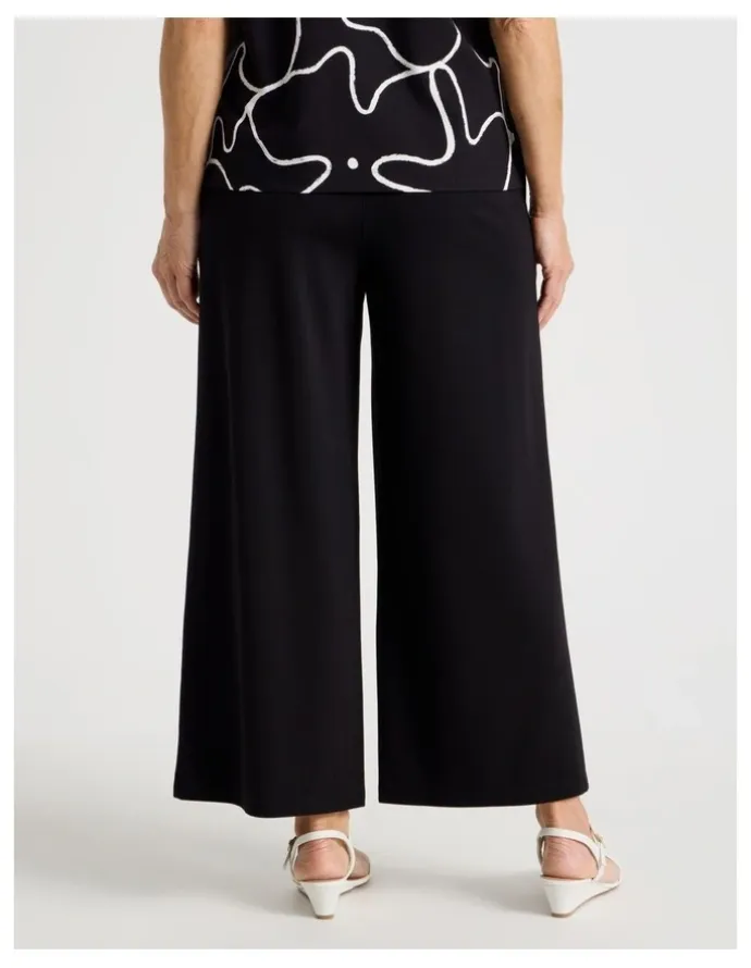 Regatta Elastic Waist Crop Travel Knit Pant in Black