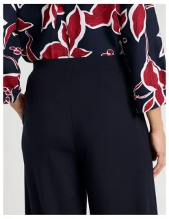 Regatta Elastic Waist Crop Travel Knit Pant in Navy
