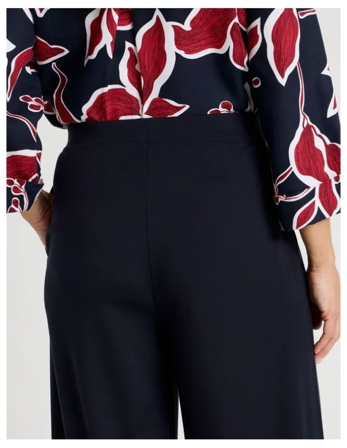 Regatta Elastic Waist Crop Travel Knit Pant in Navy