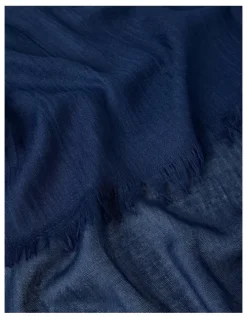 Regatta Light Weight Scarf in Navy