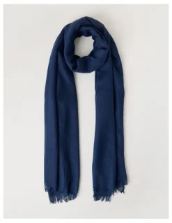 Regatta Light Weight Scarf in Navy