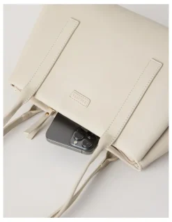 Regatta Linda Shoulder Bag in Stone