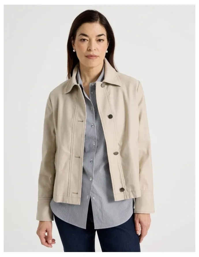 Regatta Long Sleeve Short Jacket With Collar in Neutral