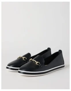 Regatta Lorne Flat Shoes in Black