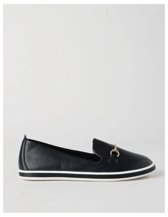 Regatta Lorne Flat Shoes in Black