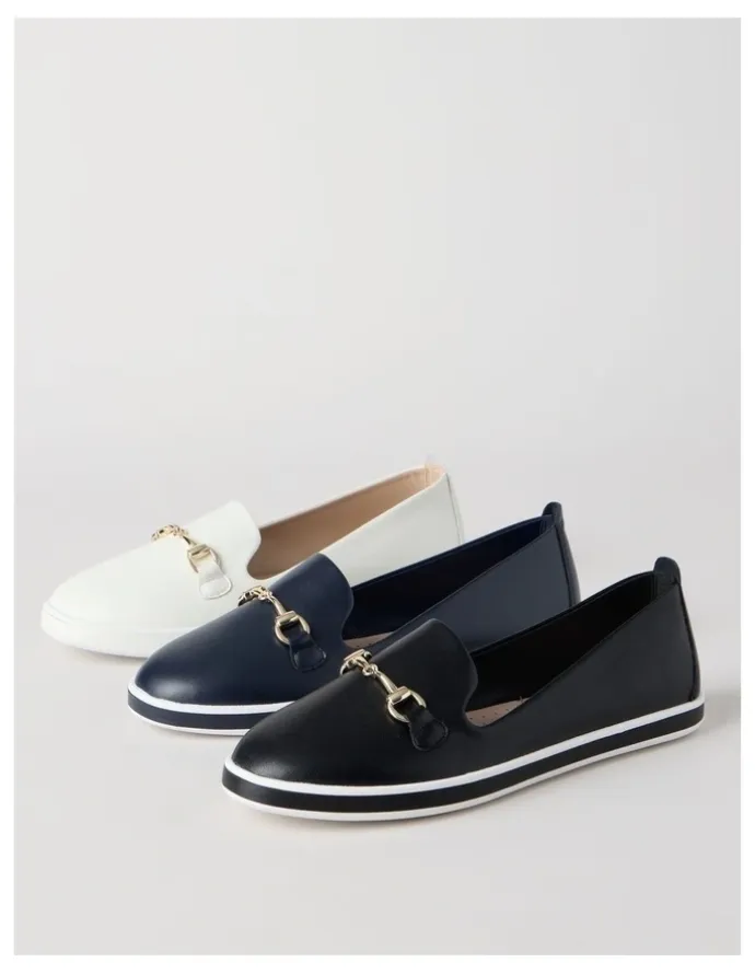 Regatta Lorne Flat Shoes in Black
