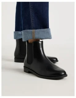 Regatta Martha Boot in Black