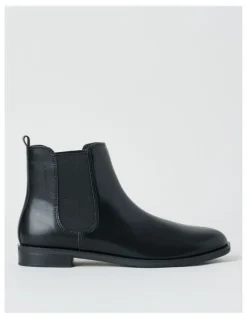 Regatta Martha Boot in Black