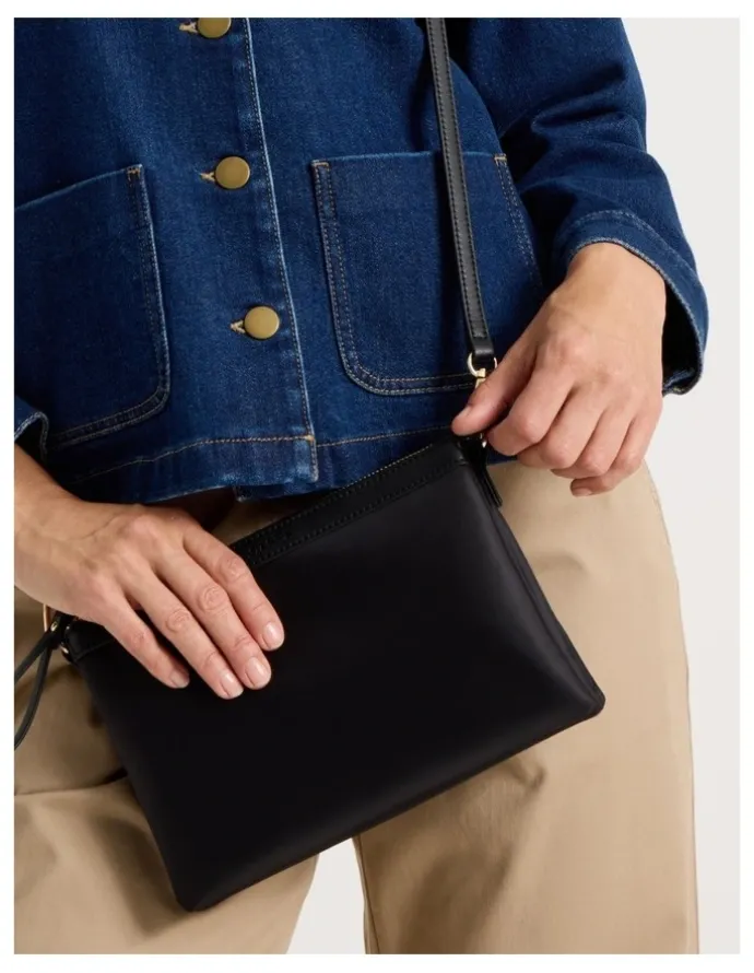 Regatta Mornington Crossbody Bag in Black