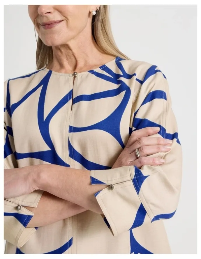 Regatta Notch Neck 3/4 Sleeve Top With CF Seam in Ivory/Cobalt Print