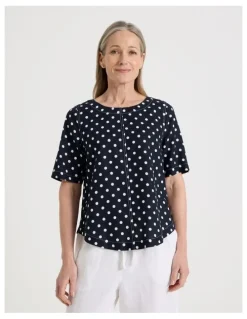 Regatta Petites Short Sleeve Top With CF Seam & Curved Hem in Navy/White Spot