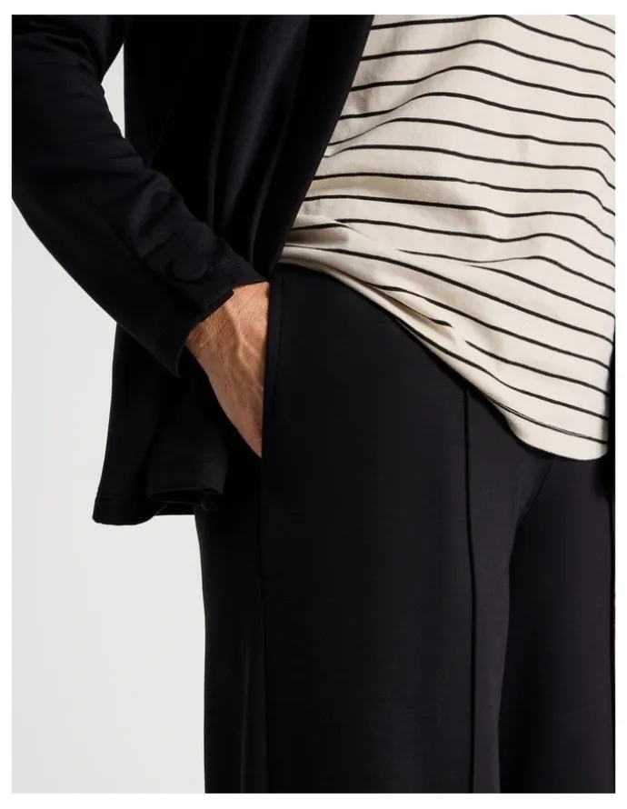 Regatta Pull On Wide Leg Knit Travel Pant in Black