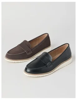 Regatta Quebec Flat Shoes in Black