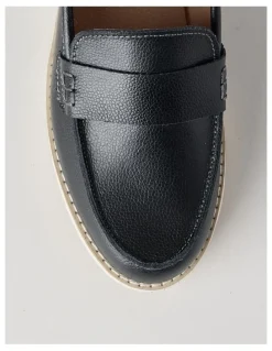 Regatta Quebec Flat Shoes in Black