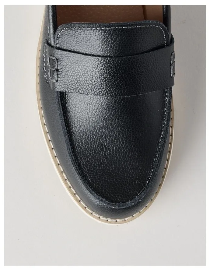 Regatta Quebec Flat Shoes in Black
