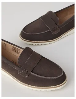 Regatta Quebec Flat Shoes in Brown