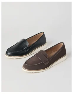Regatta Quebec Flat Shoes in Brown