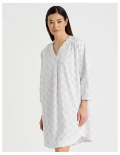 Regatta Relax Woven 3/4 Sleeve Long Nightie in White Medallion Print