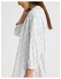 Regatta Relax Woven 3/4 Sleeve Long Nightie in White Medallion Print