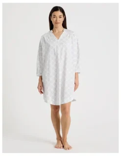 Regatta Relax Woven 3/4 Sleeve Long Nightie in White Medallion Print