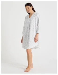 Regatta Relax Woven 3/4 Sleeve Long Nightie in White Medallion Print