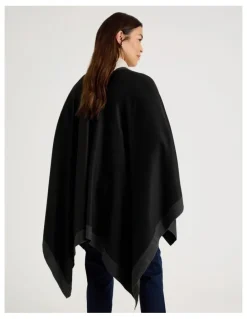 Regatta Reversible Poncho in Black