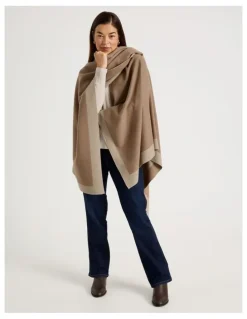 Regatta Reversible Poncho in Camel