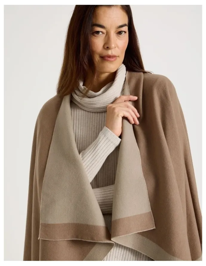 Regatta Reversible Poncho in Camel