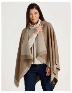 Regatta Reversible Poncho in Camel
