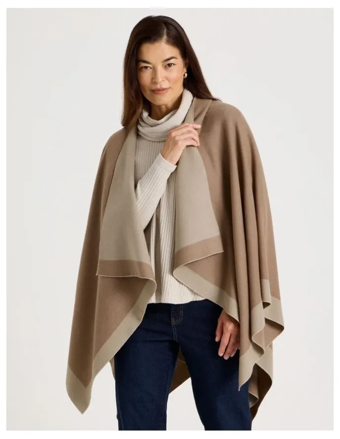 Regatta Reversible Poncho in Camel