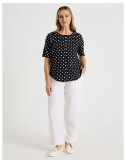 Regatta Short Sleeve Top With CF Seam & Curved Hem in Black/White Spot