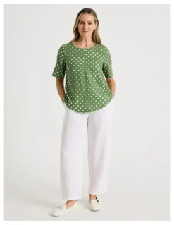Regatta Short Sleeve Top With CF Seam & Curved Hem in Green/White Spot