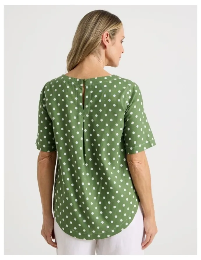 Regatta Short Sleeve Top With CF Seam & Curved Hem in Green/White Spot