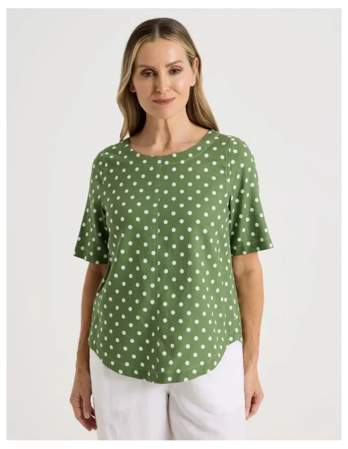 Regatta Short Sleeve Top With CF Seam & Curved Hem in Green/White Spot